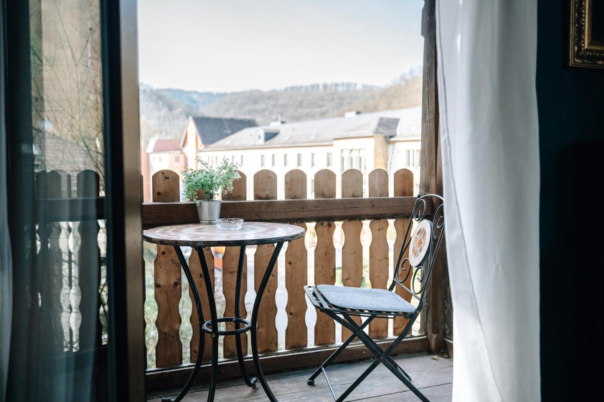 Bismarck Apt Mit Schoenem Balkon Bad Ems Dış mekan fotoğraf